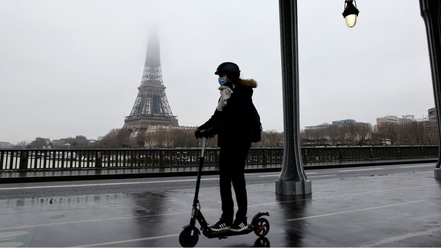 Papua Ny Guinea Vågn op Bevis Will Paris ban shared e-scooters? Dott, Lime and TIER hit back: 'We're  useful' | Euronews