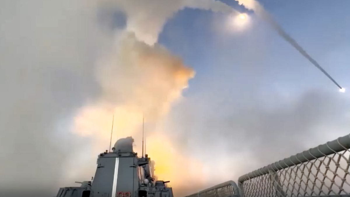 Εκτόξευση ρωσικού πυραύλου από πολεμικό πλοίο