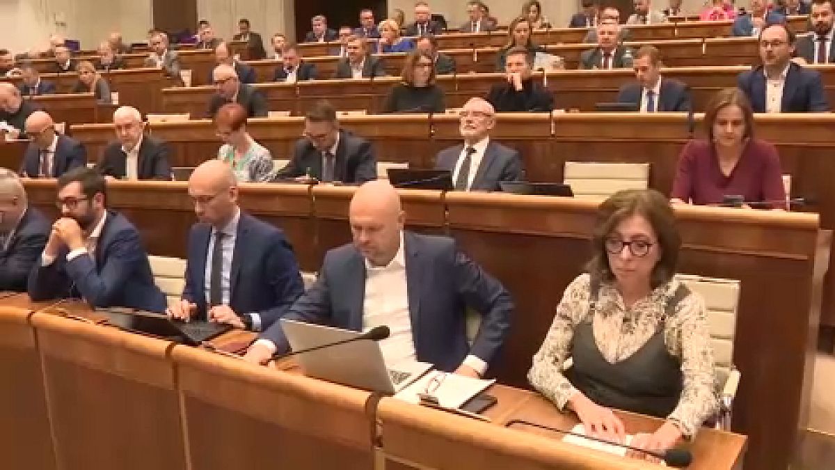 A szlovák parlament szavaz az LMBTQ-jogok kiterjesztéséről