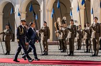 Президент Италии проводит политические консультации