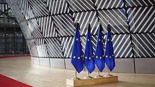Σημαίες της ΕΕ στο κτίριο του Ευρωπαϊκού Συμβουλίου στις Βρυξέλλες