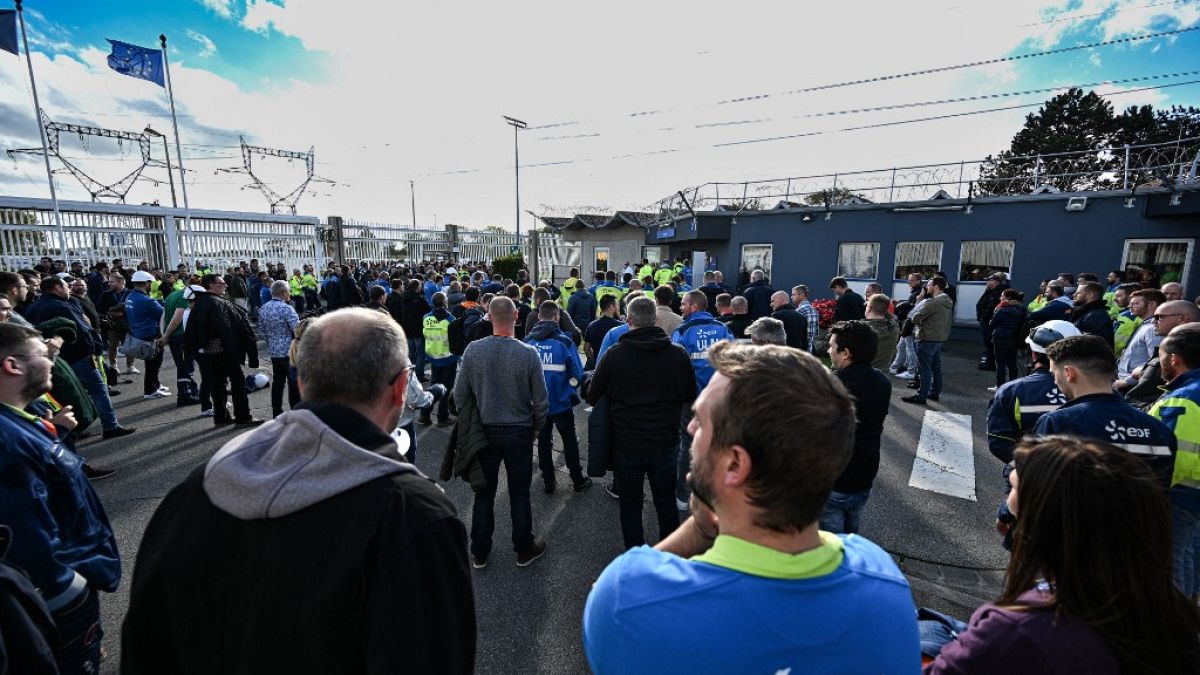 Grève devant la centrale nucléaire de Gravelines, France, le 20 octobre 2022