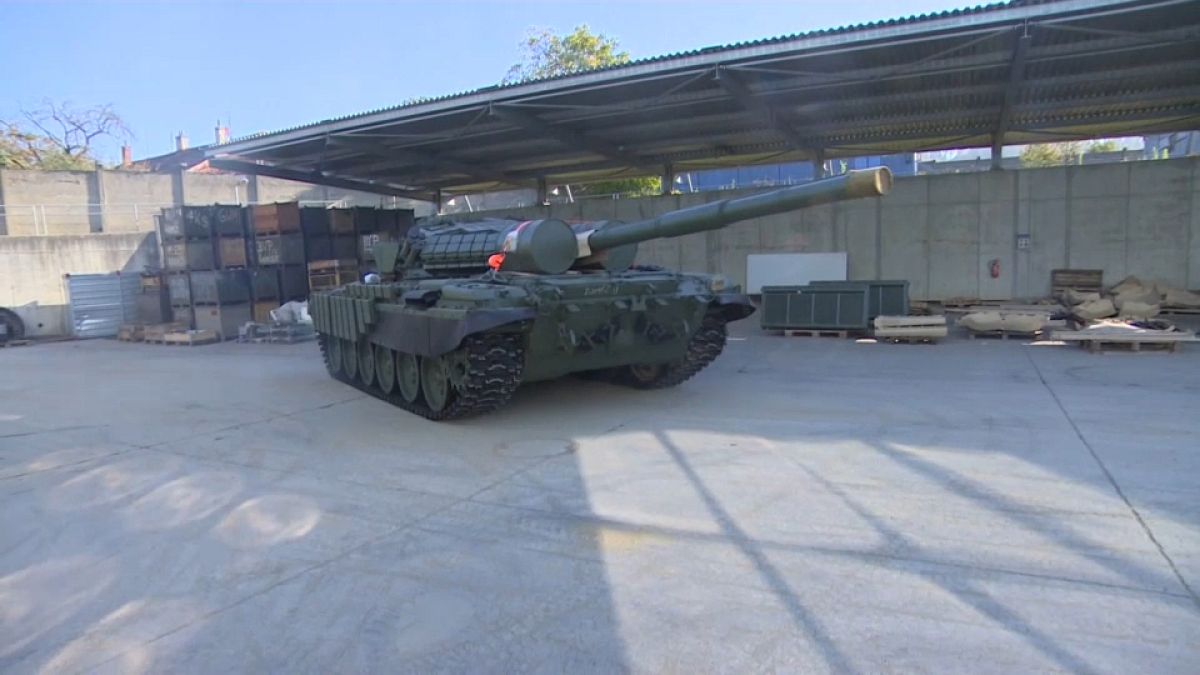 الدبابة التي سيتم نقلها إلى الجيش الأوكراني