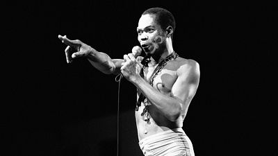 Nigerian musician and composer Fela Anikulapo Kuti performs on September 13, 1986 at the "Party of Humankind" of the French Communist Party at La Courneuve in Paris, France.