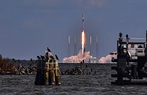 ABD'nin Florida eyaletindeki Kennedy Uzay Üssü'nden fırlatılan ve 54 Starlink uydusu taşıyan SpaceX firmasına ait Falcon 9 roketi 