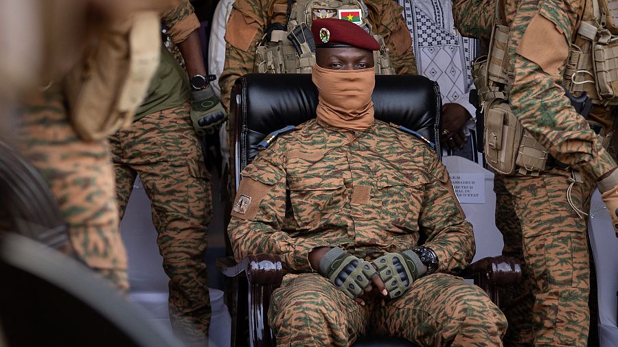 Burkina Faso, Ibrahim Traoré takes oath to lead transitional government |  Africanews