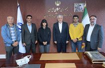 Rekabi wurde nach ihrer Rückkehr nach Teheran im Sportministerium empfangen