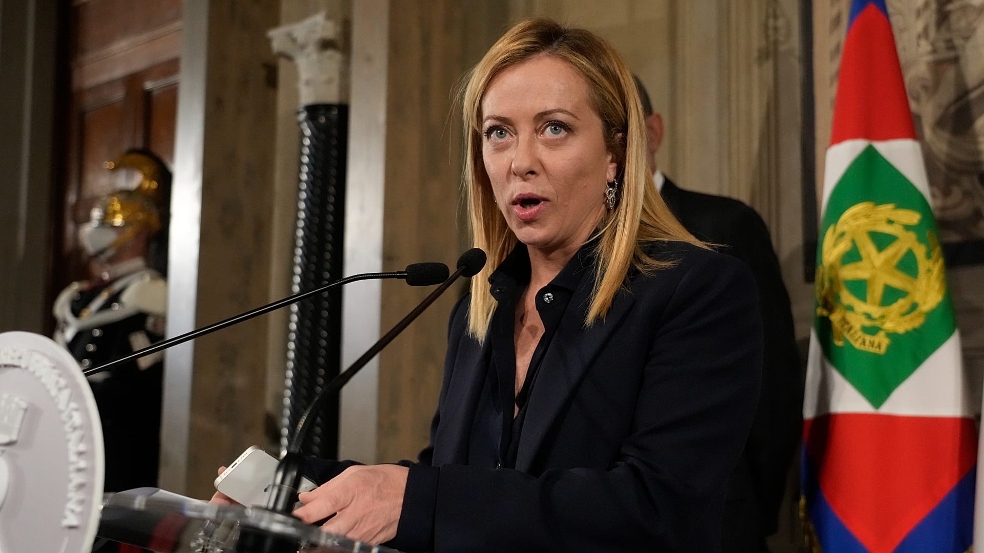 Video. Far-right leader Giorgia Meloni sworn in as Italy’s first female ...