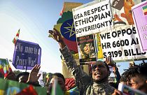 Manifestantes anti-occidentales en Adís Abeba