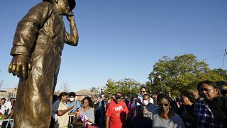 La statue d'Emmett Till inaugurée le 21 octobre à Greenwood, dans le Mississippi, près du lieu de son assassinat en 1955.