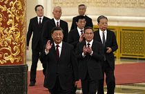 Le président chinois Xi Jinping et les six autres membres du comité permanent du parti communiste qu'il dirige, Pékin, le 23 octobre 2022