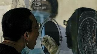 Alman araştırmacılar: Covid virüsünün laboratuvar kaynaklı olma olasılığı yüzde 99,99 