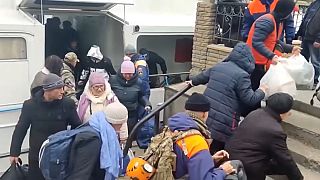 Evacuazioni di civili a Kherson