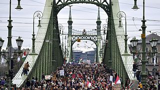 Masiva protesta de profesores y estudiantes en Budapest, Hungría, para reclamar un aumento salarial y mejores condiciones de trabajo.