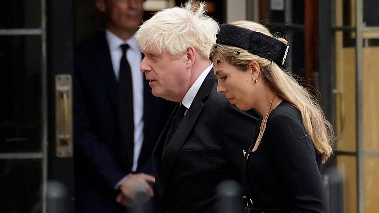 Boris Johnson, başbakanlık yarışına girmekten vazgeçti