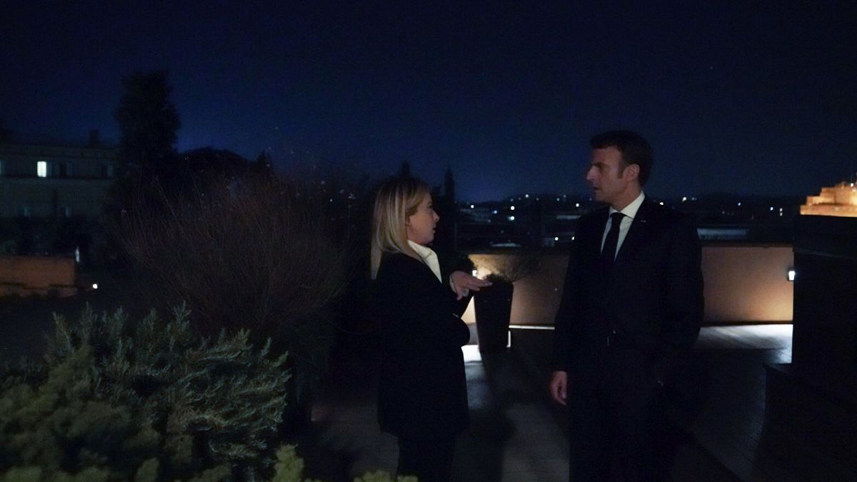 Giorgia Meloni és Emmanuel Macron Rómában