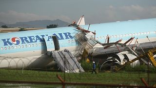 الطائرة التابعة للخطوط الجوية الكورية عقب الحادث