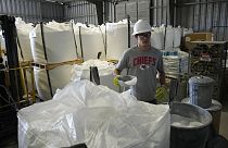 Sacos de carbonato de litio en una fábrica en Silver Peak, Nevada, Estados Unidos 19/10/2022