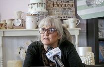 ABD'nin Kaliforniya eyaleyinin Bakersfield kentinde fırıncılık yapan Cathy Miller, eşcinsel bir çifte düğün pastası yapmayı reddetmişti
