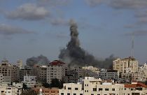 غارة جوية إسرائيلية على مبنى بمدينة غزة في الـ 17 مايو-أيار 2021