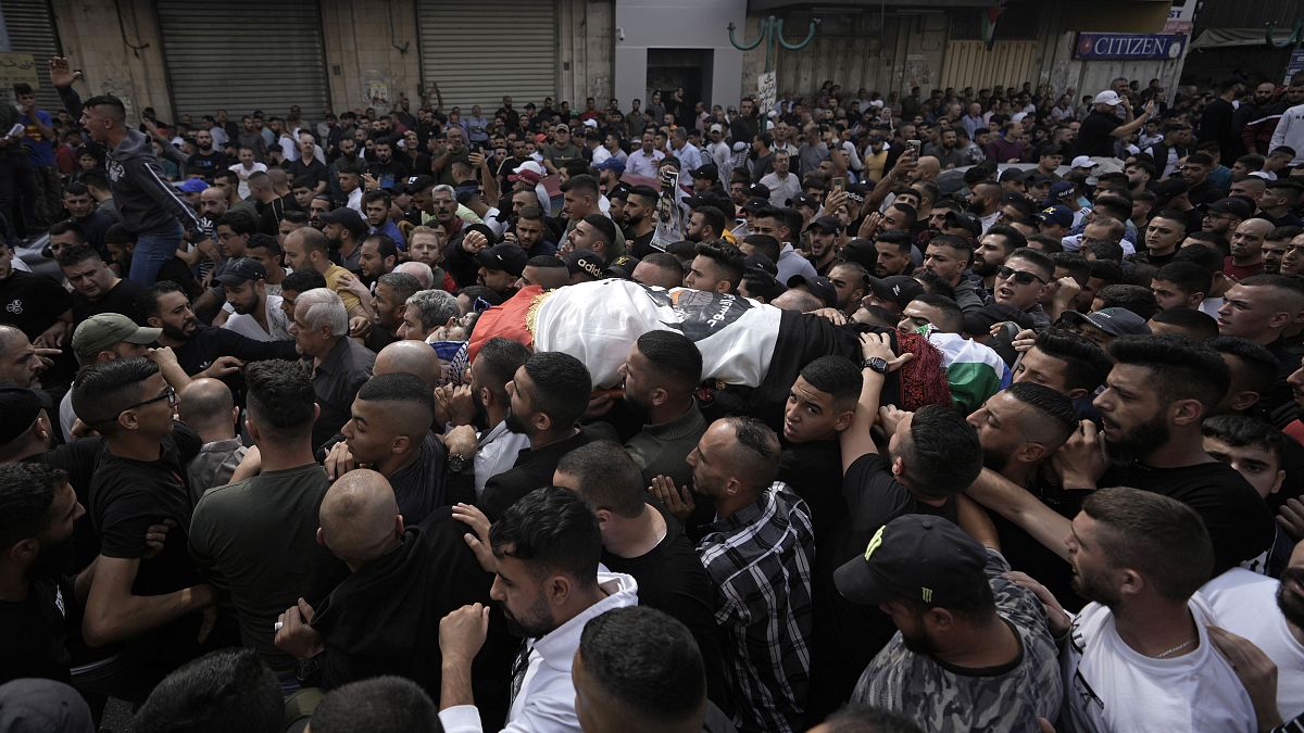 El cuerpo de uno de los fallecidos en los enfrentamientos en Cisjordania