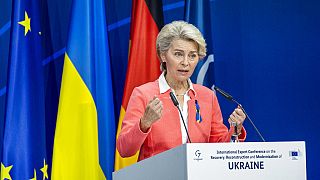 Pour la présidente de la Commission européenne Ursula Von der Leyen, "Il n'y a pas de temps à perdre" pour mettre en place les moyens de la reconstruction ukrainienne.