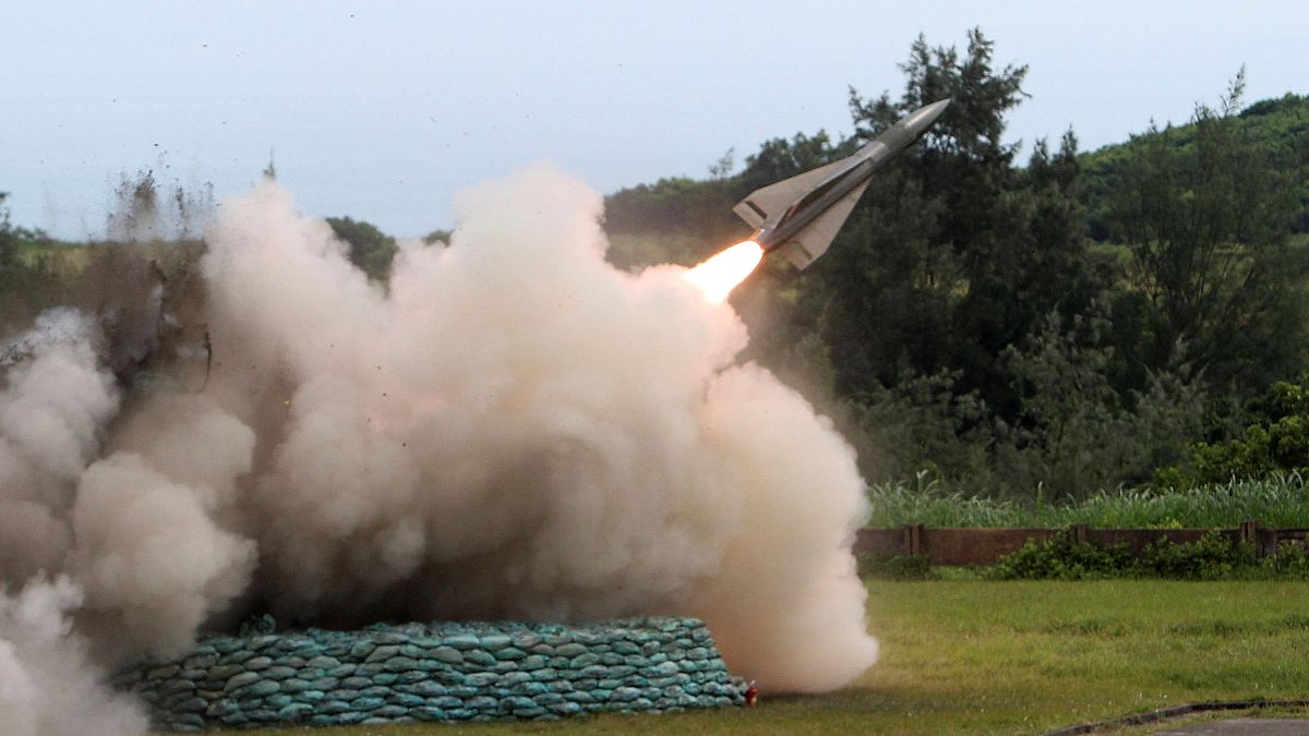 HAWK föld-levegő rakétát tesztel a tajvani hadsereg 2012-ben