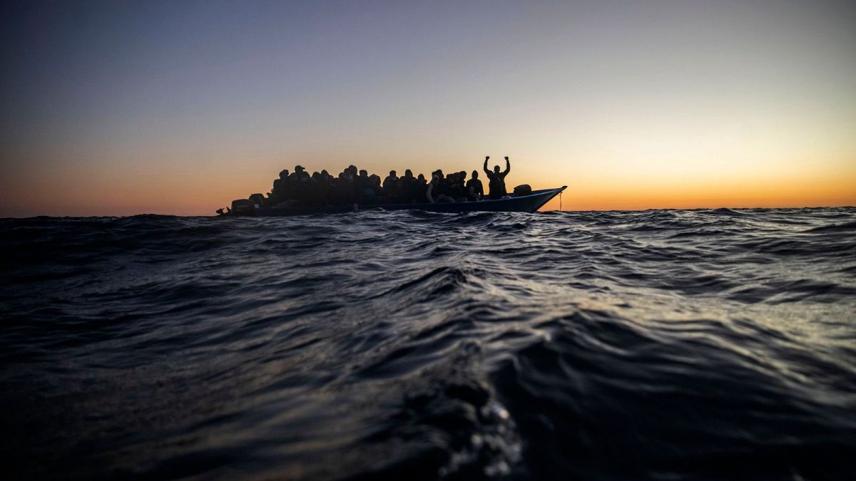 قایق پناهجویان آفریقایی در آب‌های مدیترانه