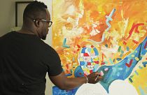 O universo vibrante do artista plástico angolano Guilherme Mampuya