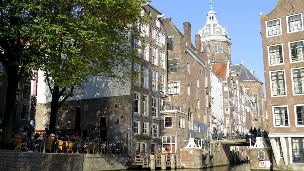 Países Baixos estão a investigar existência de "esquadras ilegais"