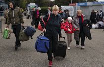 Milhares de civis estão a ser deslocados na região Kherson, Ucrânia, ocupada pela Rússia