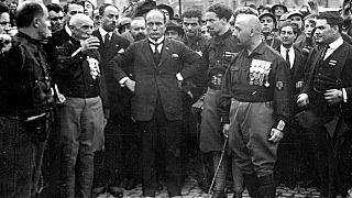 Benito Mussolini Roma Yürüyüşü sonrasında Faşist Parti üyeleriyle birlikte