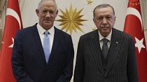 الرئيس التركي يستقبل وزير الدفاع الإسرائيلي بيني غانتس