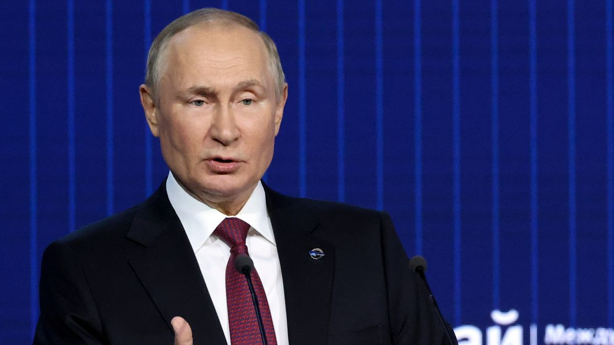 Rusya Devlet Başkanı Putin, bir tartışma forumunda konuştu