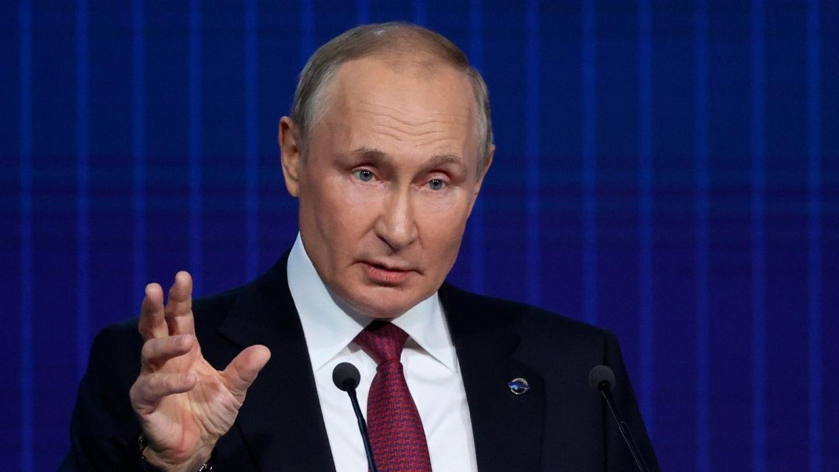 Russian President Vladimir Putin gestures while speaking at the plenary session of the 19th annual meeting of the Valdai International Discussion Club, Russia, 27 October 2022