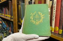 Leeds Merkez Kütüphanesi'nde arsenikle renklendirilmiş "zehirli" bir kitap bulundu