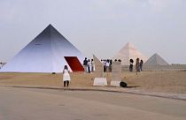 „Echte“ und „nachgeahmte“ Pyramide