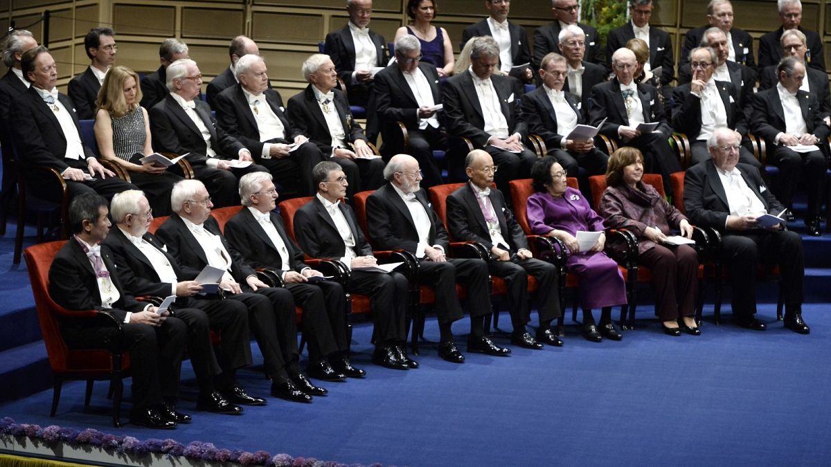 صورة أرشيفية لتوزيع جوائز نوبل عام 2015