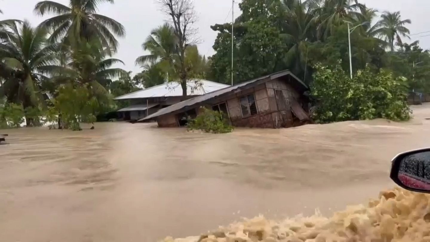 Philippine storm victims feared tsunami, ran toward mudslide