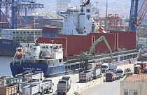 Πλοίο φορτηγό που μεταφέρει ουκρανικά σιτηρά στο λιμάνι της Σμύρνης στην Τουρκία