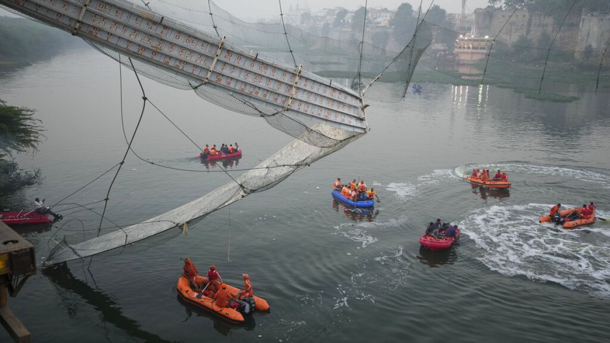 L'effondrement d'un pont à câble sur la rivière Machchu dans l'État du Gujarat, en Inde, 30/10/2022