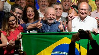 Lula da Silva célébrant sa victoire avec ses proches, à Sao Paolo, le 30 octobre 2022