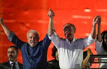 Lula da Silva (PT) celebra vitória eleitoral com o "vice" Geraldo Alckmin (PSB)