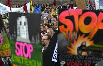 Einen Tag vor den Wahlen in Dänemark forderten die Demonstranten, dass die nächste Regierung den Klimaschutz zu ihrer Priorität machen solle.