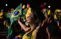 مؤيدو الرئيس البرازيلي جايير بولسونارو بعد إغلاق باب الاقتراع في جولة الإعادة الرئاسية، في برازيليا، الأحد 30 أكتوبر 2022
