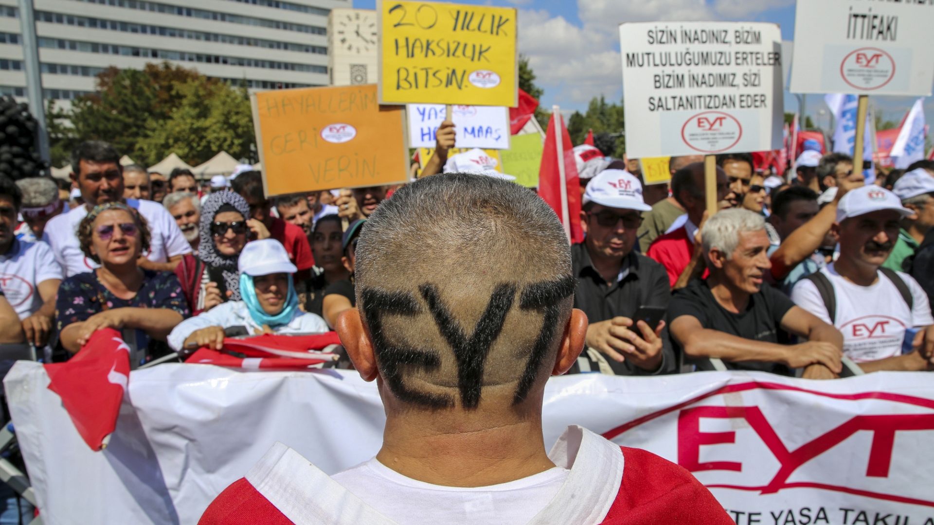 Emeklilikte Yaşa Takılanlar: EYT Sorunu Nedir, Kaç Kişi Yararlanacak ...