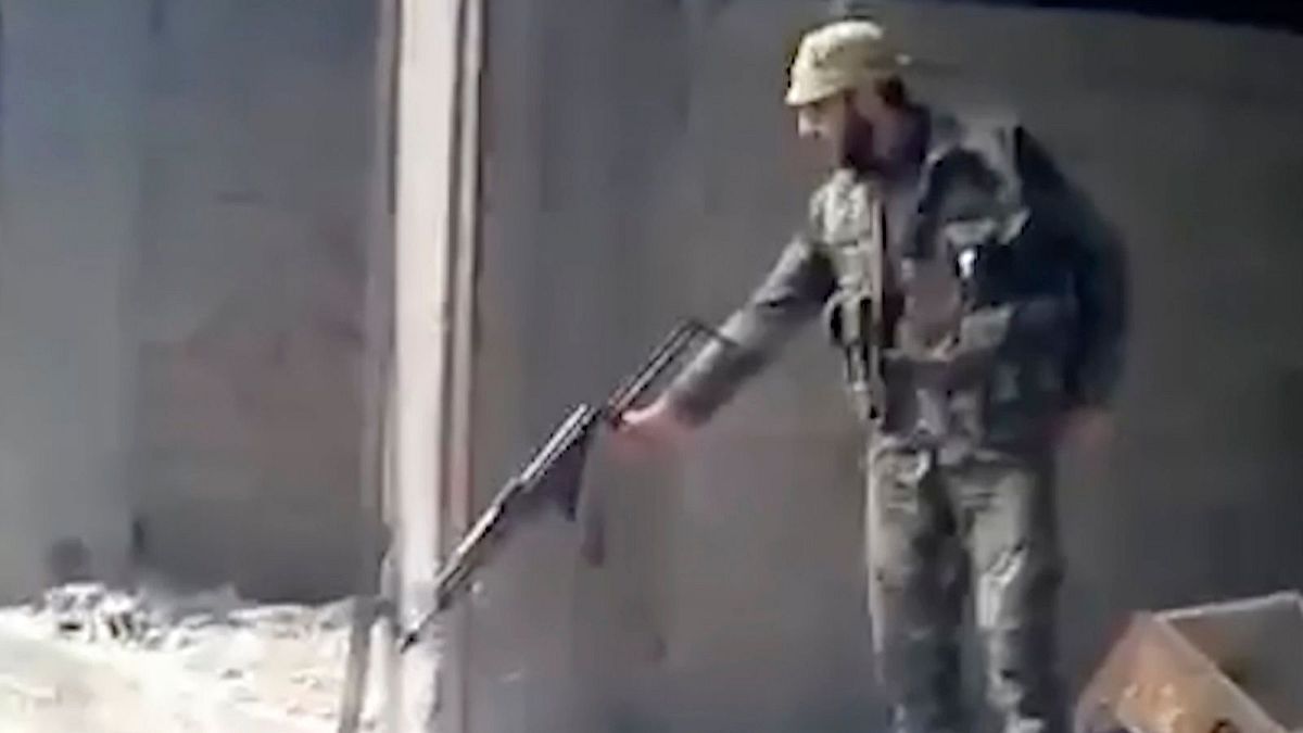 عکسی آرشیوی از یک ویدئو مرتبط با سرکوب وقتل عام غیرنظامیان سوریه در تضامن