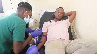 Somalis donate blood for victims of Saturday's deadly twin bombings