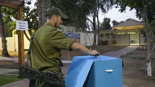 Az izraeli katonák már elkezdhették leadni voksaikat