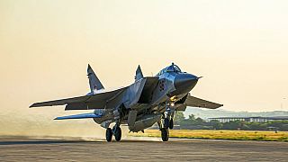 Suriye'deki Hemeimeem hava üssünden kalkış yapan bir Rus  MiG-31 savaş jeti / Arşiv